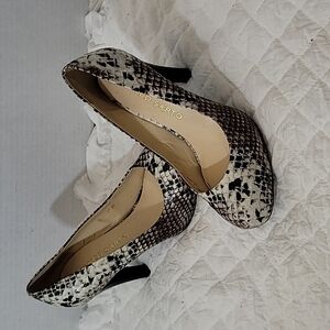 Franco Sarto Women's Snake Print Pumps Size 6